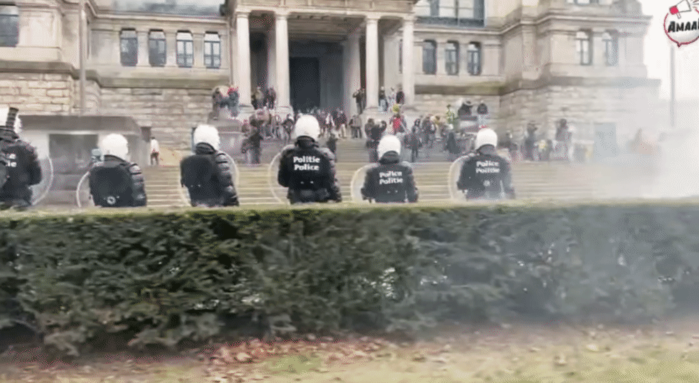 b8e12f8abed863fe55e44b2c07b1b253.gif