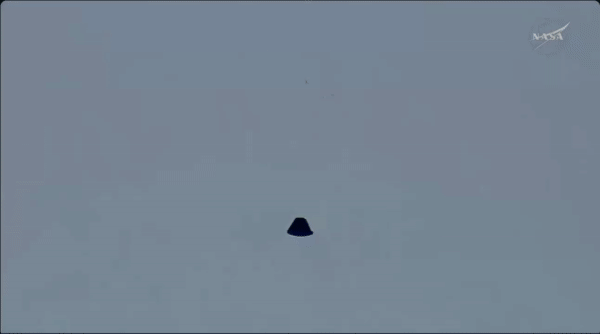 b97823c9a711d56e8f9120bcce163a92.gif