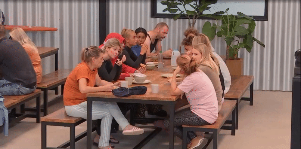 bbc20e2afc737a60b54ca6fab4750182.gif