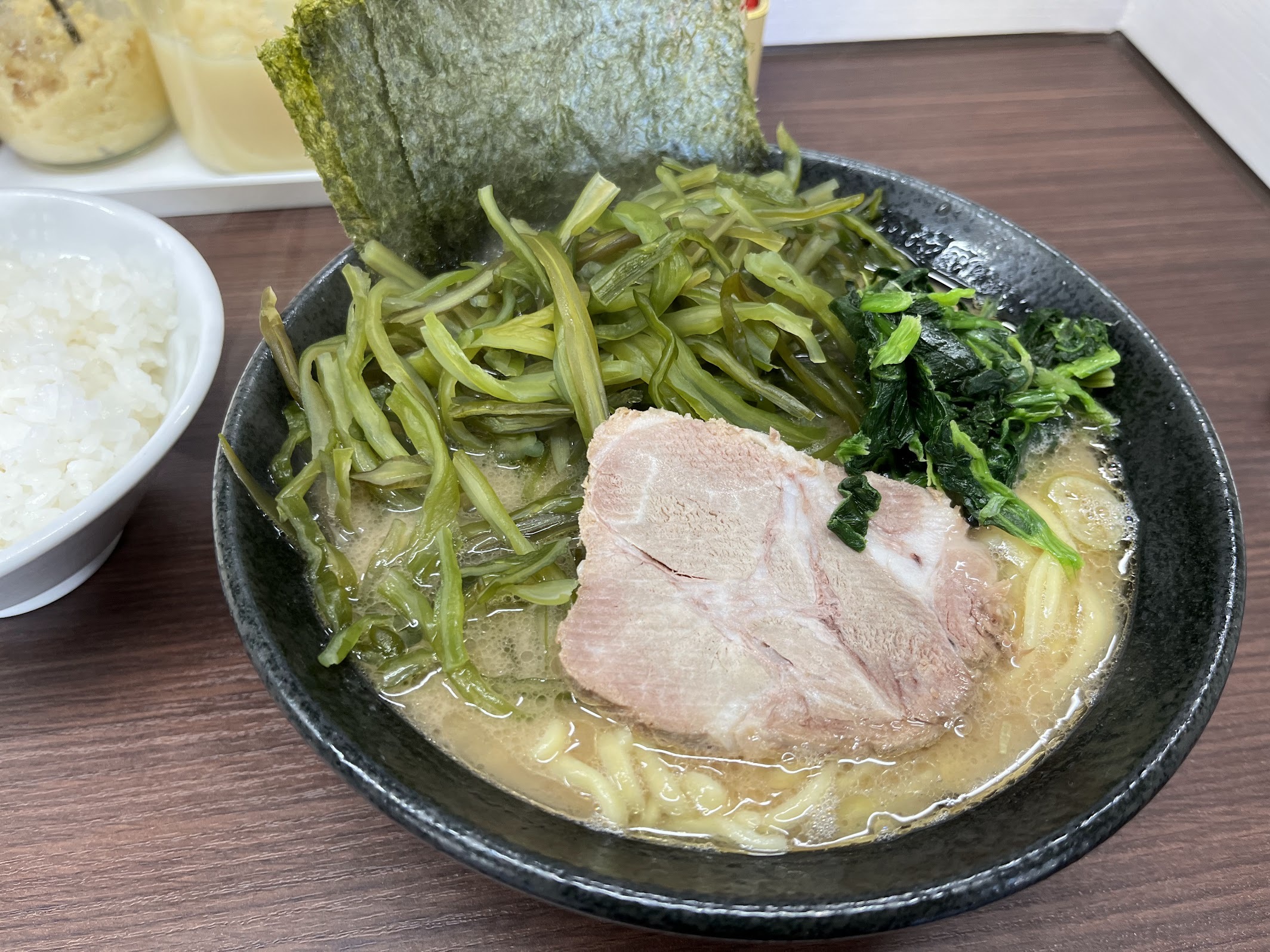 川崎家 茎わかめラーメン950円(2024年2月)