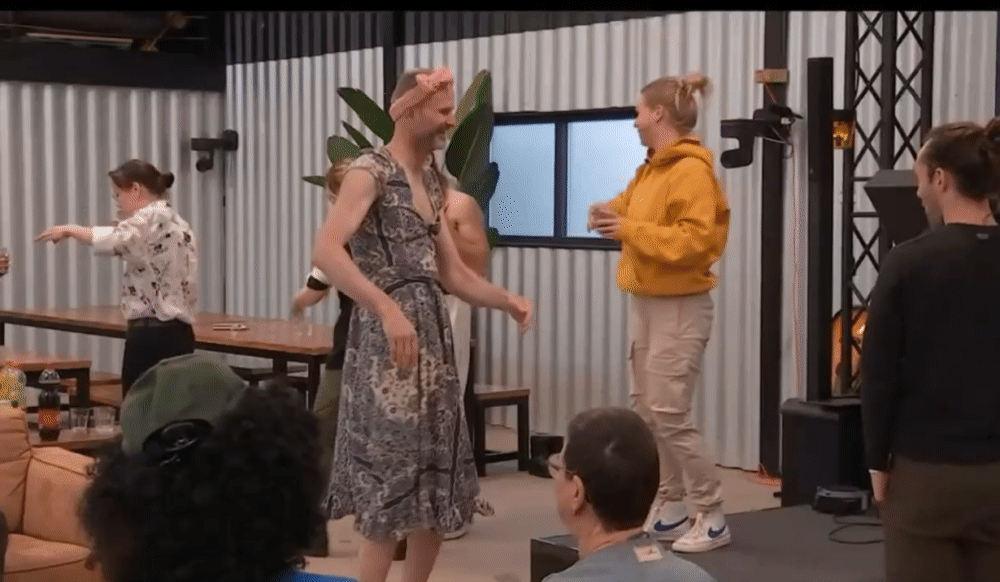 bd1cf691f1f8dddd24b976ac133ae251.gif