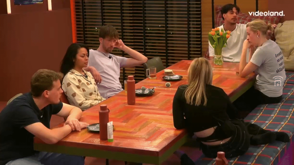 bd92c43cd24413a8b3d8e03ad7696352.gif