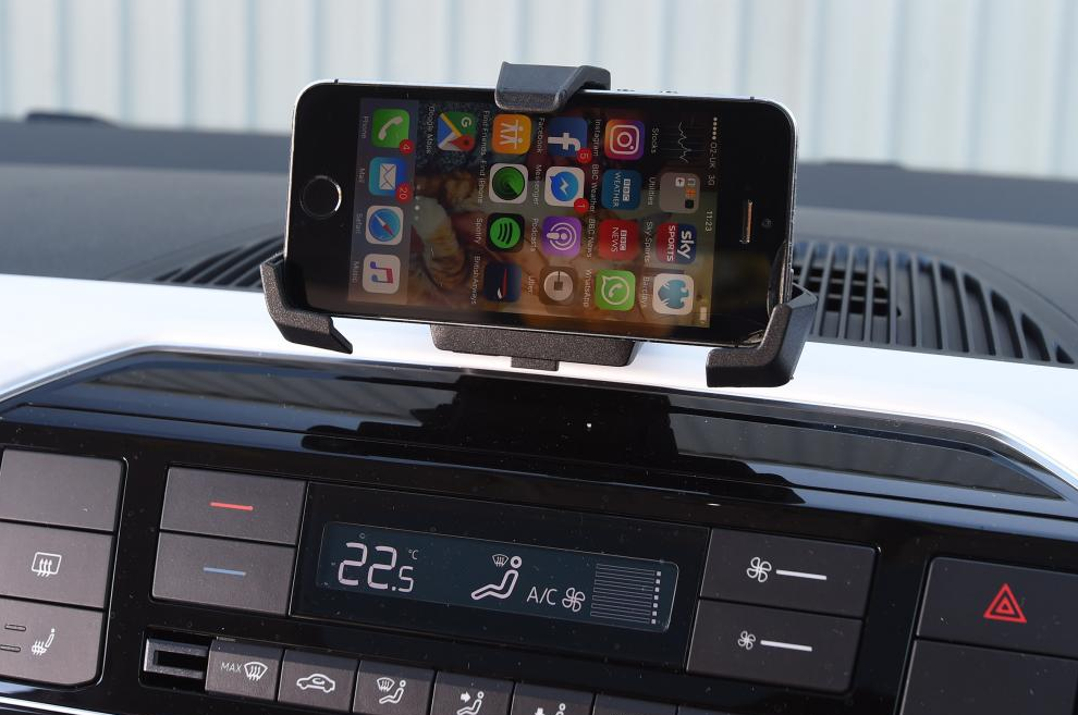 New Up. Any way to replace horizontal view for Mobile holder? Volkswagen