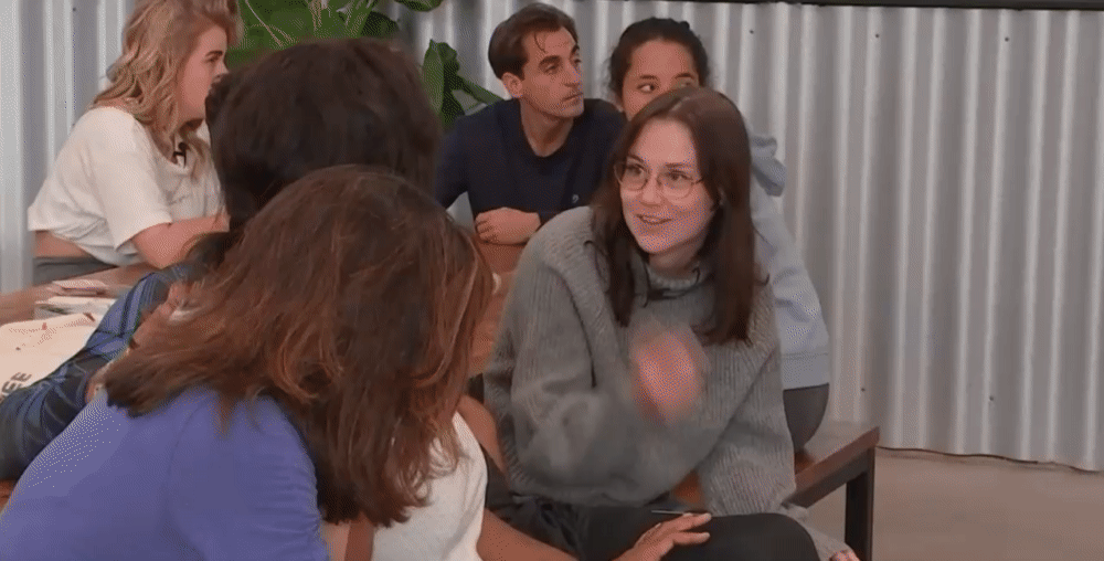 c0e79e7d8c8f7ea494f3a9f7c581f3f4.gif