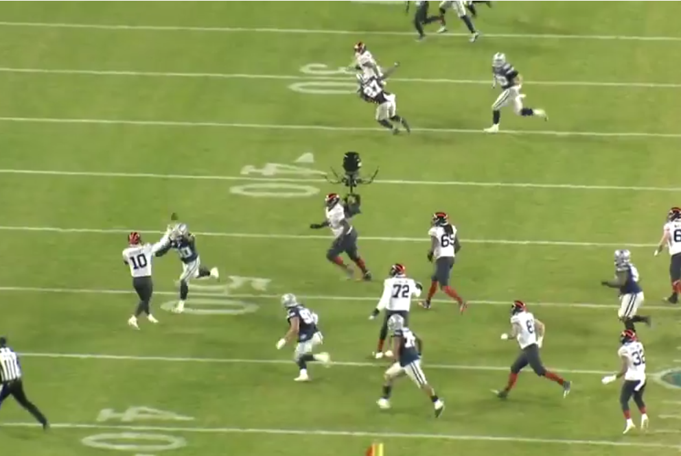 [Highlight] Trubisky steps into pressure and delivers a perfect throw