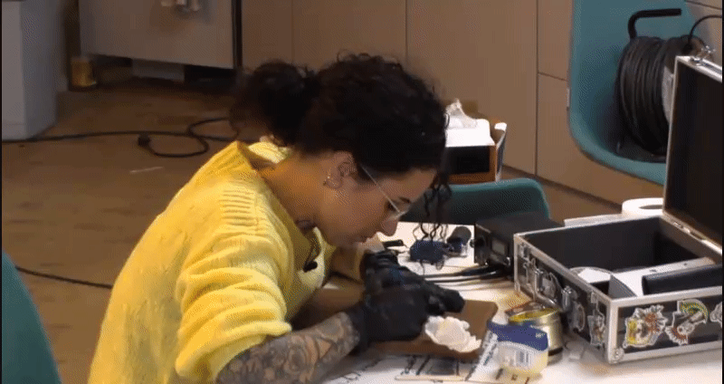 c243ab7705456e6e660f9e550eb4b10e.gif