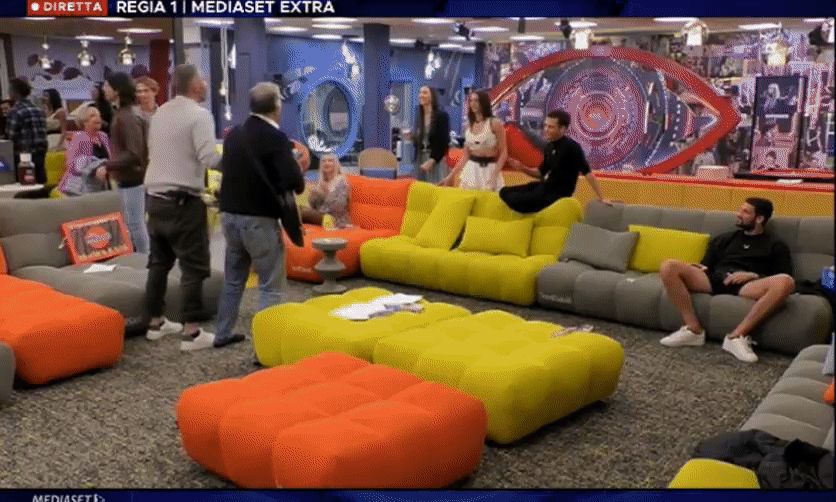 c2e28bb18889f6c737d70b557cc03b01.gif