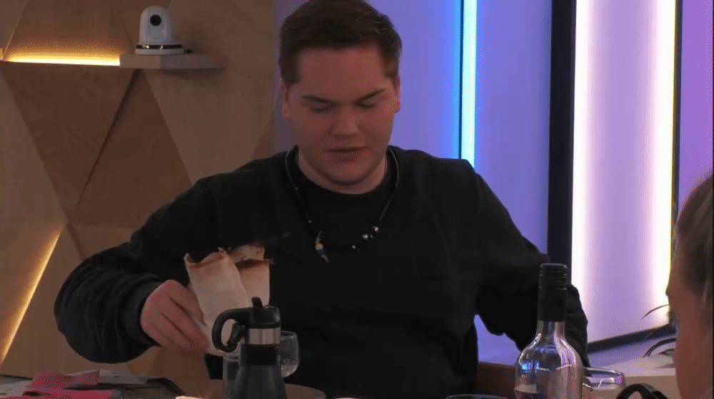 c3c6a6a9f11a2b4a5a9432a5928822e7.gif