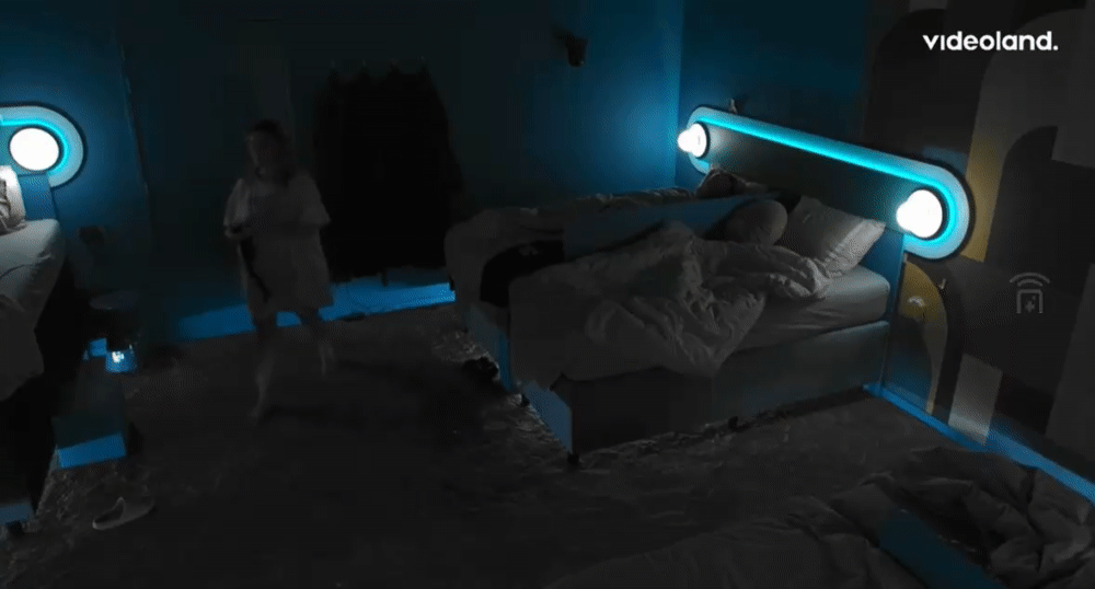 c565c5b786fe7535fdf3fd7594ee95e0.gif