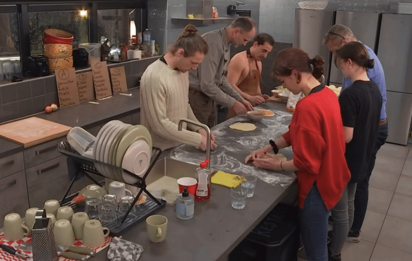 c585a192109b9380e42965dc9b18393d.gif