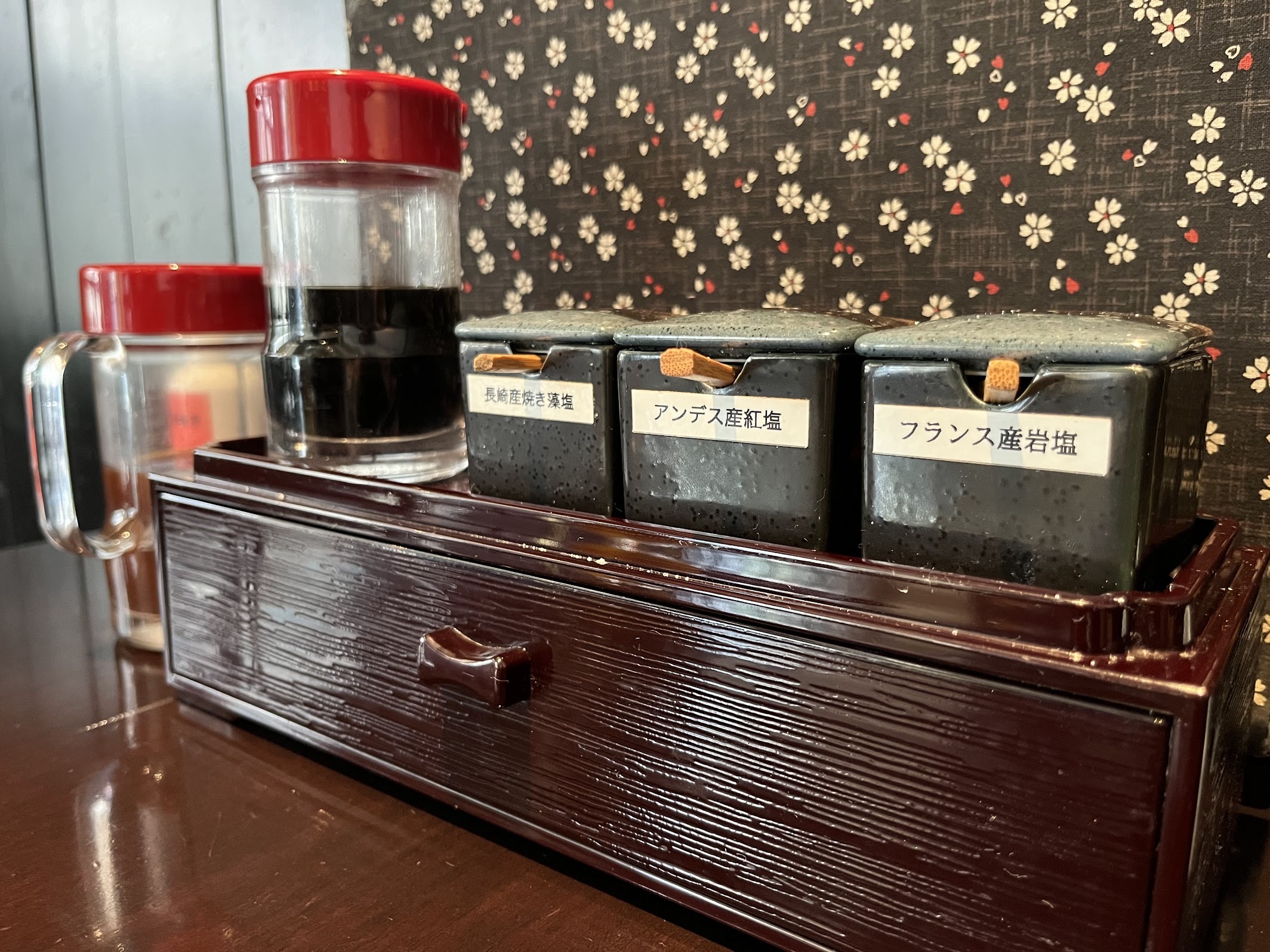 川崎・とんかつ六 卓上調味料