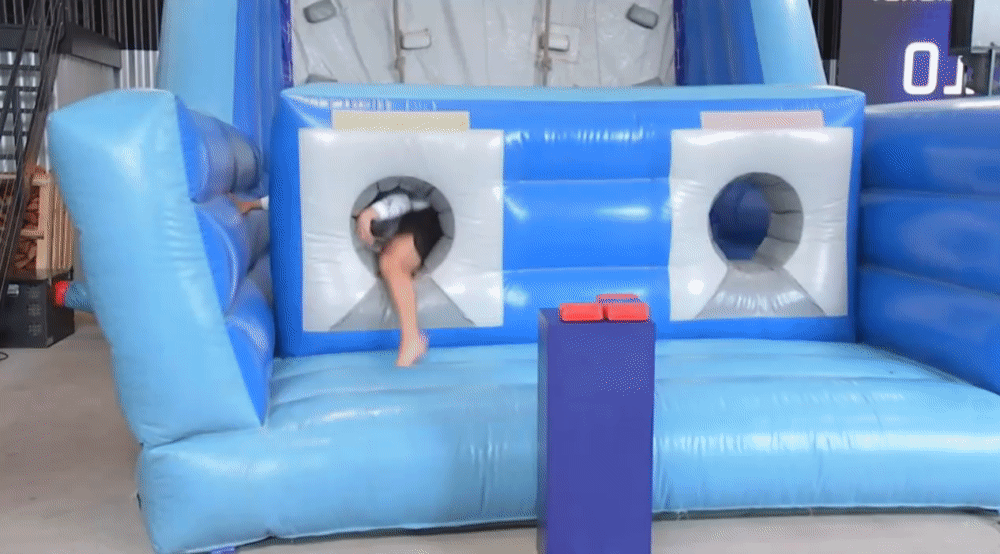 c835d229a84385f4ed558e2e3217735f.gif