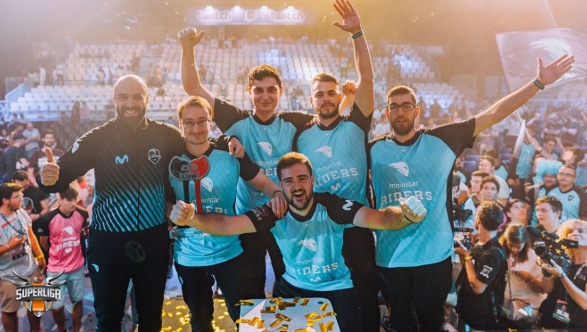 Movistar Riders con el título de LVP de CS:GO. Fuente: https://twitter.com/LVPesCSGO Movistar Riders con el título de LVP de CS:GO. Fuente: https://twitter.com/LVPesCSGO