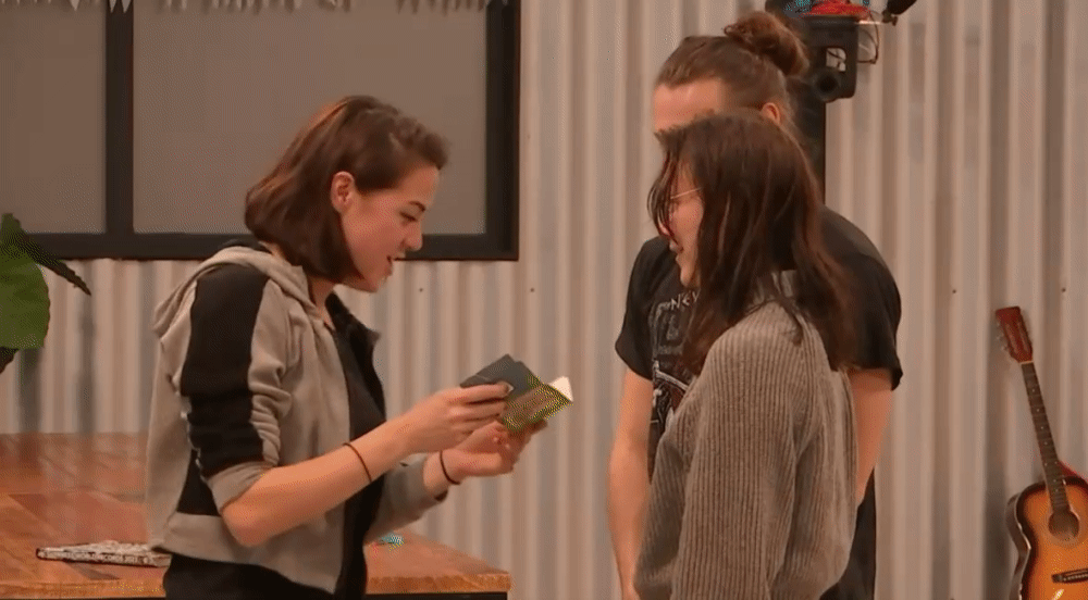 d165d376206d5214ac23b51bf9c13b69.gif