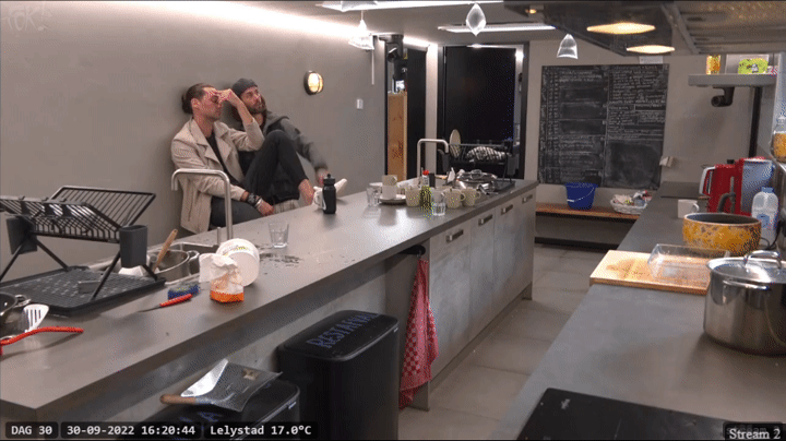 d1d7779aca13f90775f04d59d6de03fc.gif