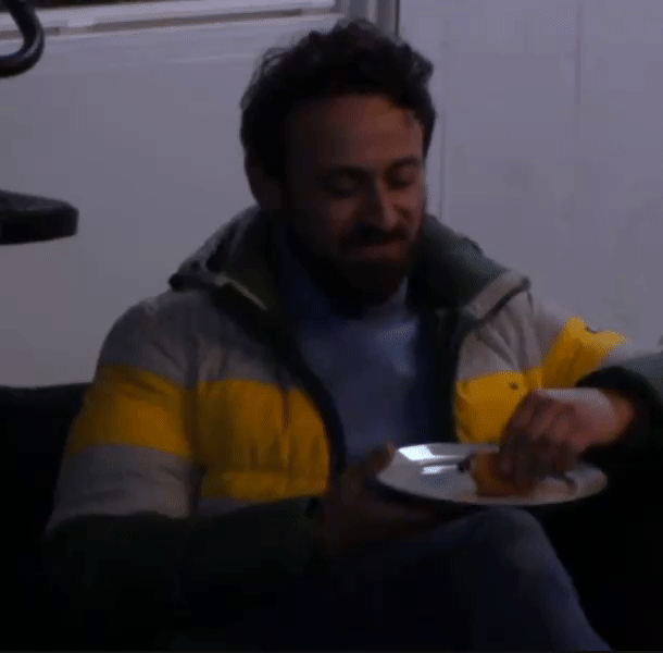 d2e5700ff4bb8f4277665a8c7eaf43a6.gif