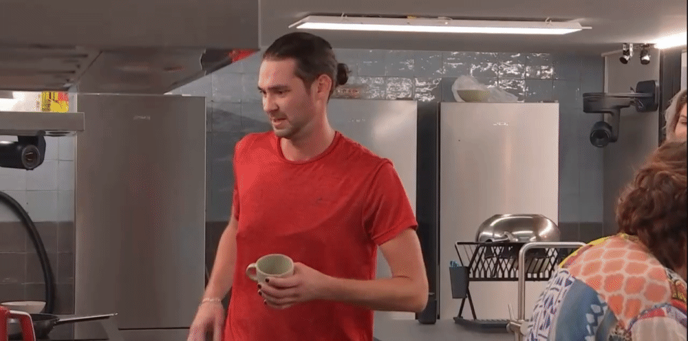 d2e8bb3611f94ce8d143f68d9345ba51.gif