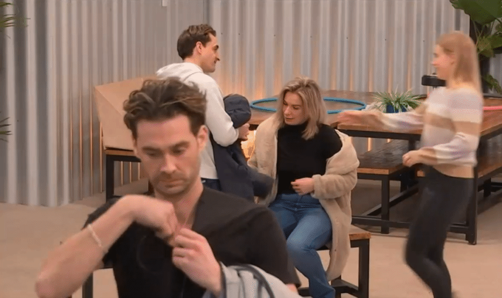 d51da5db017e41f1dd31eb441b03c12f.gif