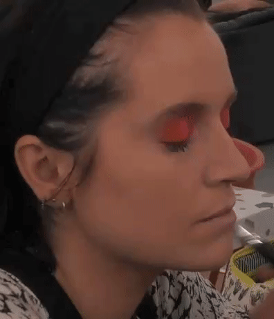 d6b8fa06eef0f1ff4d7134676f37f34e.gif