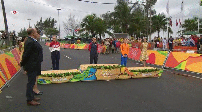 d6d9ccf166d4acf5bcdc5572072c395b.gif