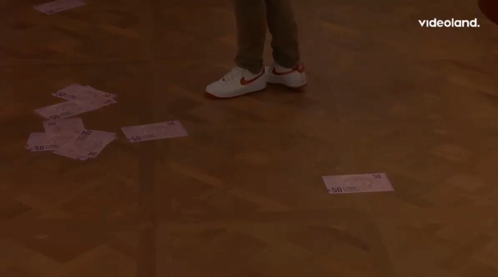 d96fba665a9e61cf335ab267013646fd.gif