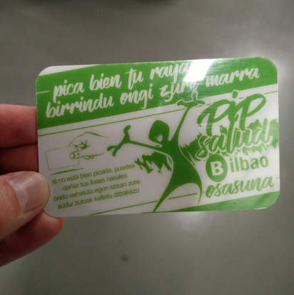 El Ayuntamiento de Bilbao reparte tarjetas para que piques bien la coca, el speed etc