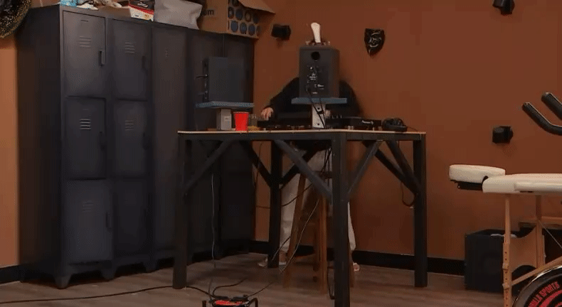 db8c2d930525c0ec6cf059c5946c9373.gif