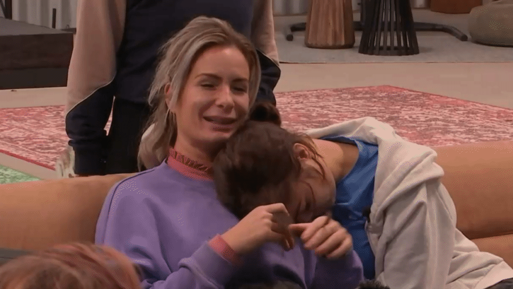 de4b5be34f049a81e010e51f2e6a126b.gif