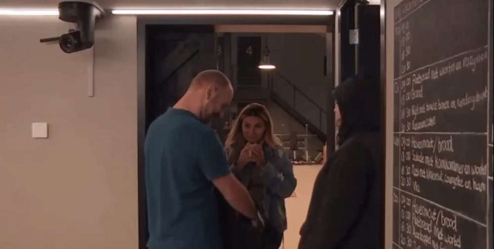 de83b609598795c32aa5d34f2787999e.gif