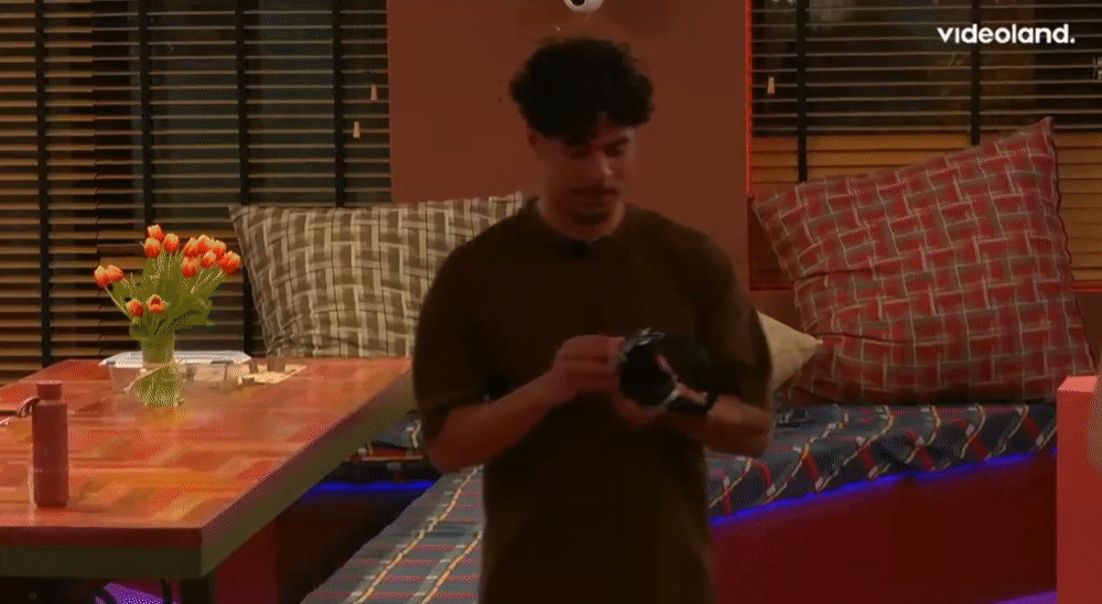e202f17bab06582e03dd2f1bba18624b.gif