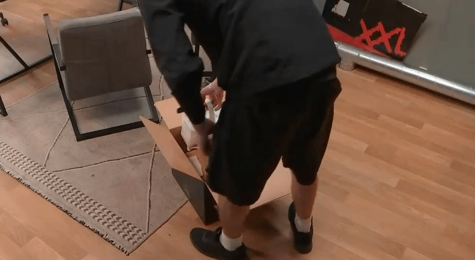 e34ed39174bc12327c4a3296831a9561.gif
