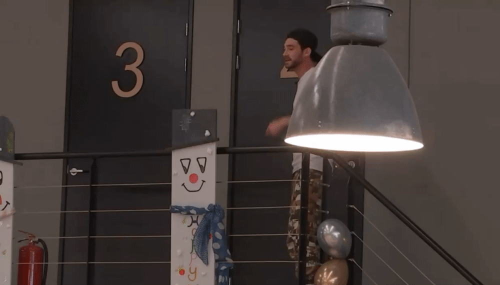e353cf22555332af167432930fa42dae.gif