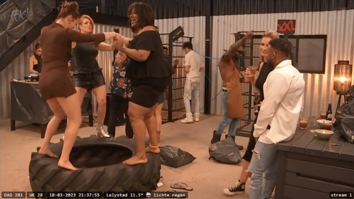 e3f922cb31bc7e3ffd712a071b76b2dc.gif