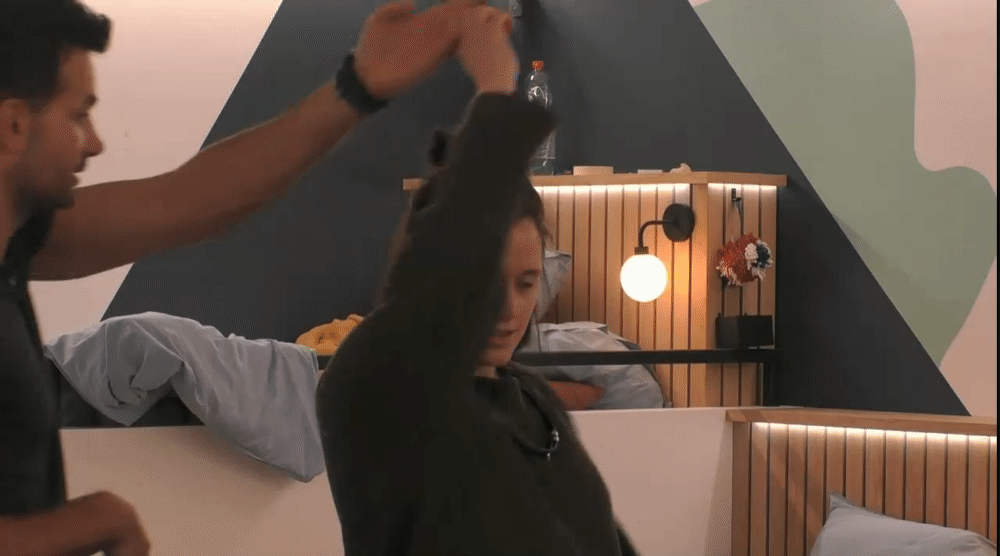 e4572c6c1bbe23490d8e510b83cf295e.gif