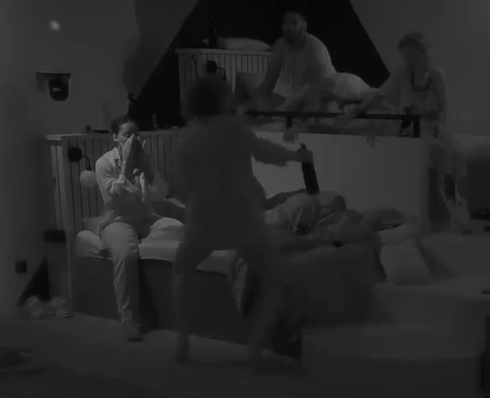 e57e96f4d8337a3fedfbe123b3b5a929.gif