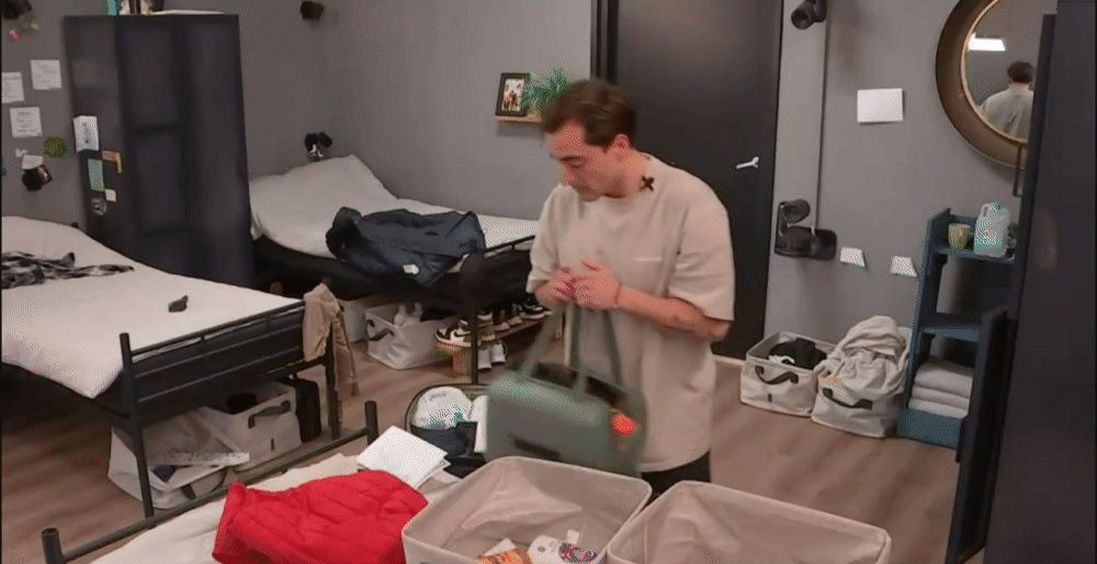 e7b59e2d3d814ad3a4a59cd9997622c5.gif