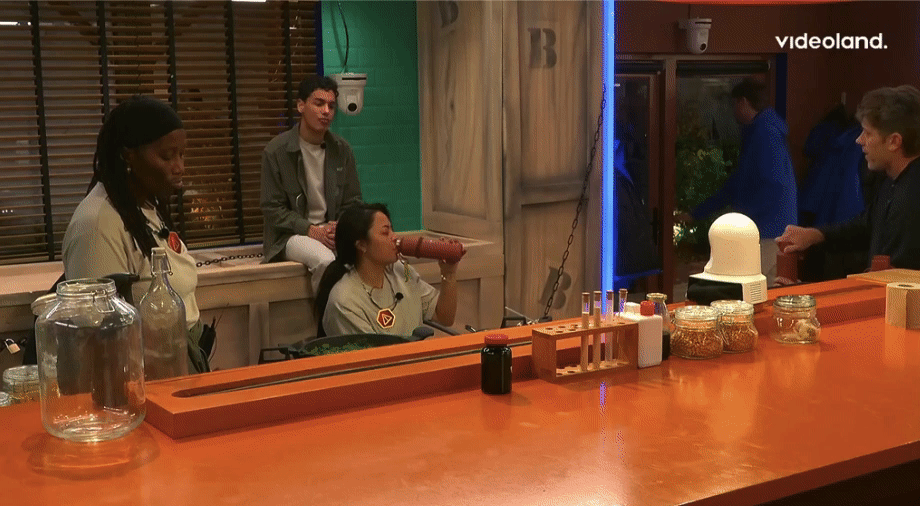 eccd890679bdfdb9ac825250751125f1.gif