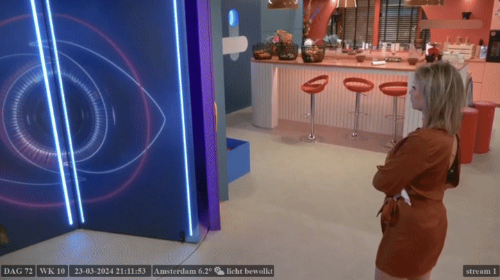 eda79cbdee22eb5f9727df837bf6b293.gif