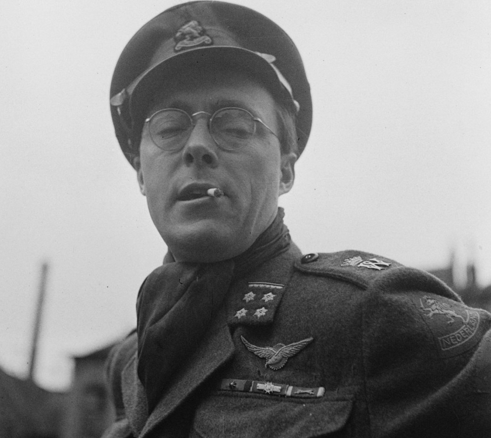 f1b101e418bae3085e52b5510699640b.png