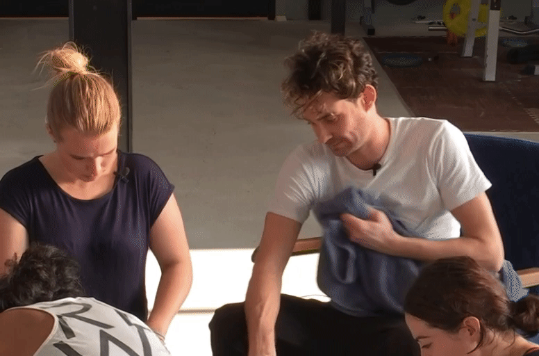 f2d69c5445536363cf970e20c2aa5751.gif