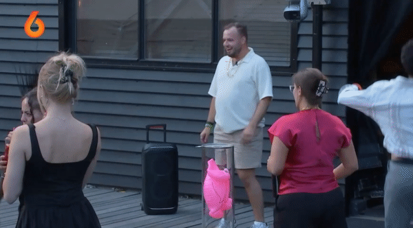 f471b48853014c19782f62fc2807b1cd.gif