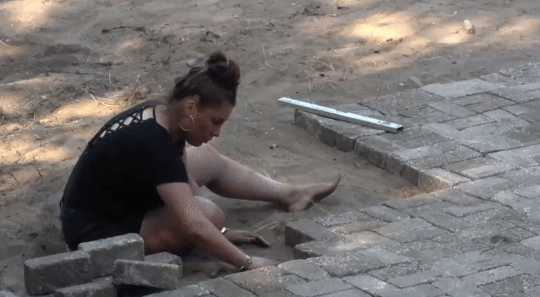 fbd2e7540159a5dc494e0547a85842d3.gif