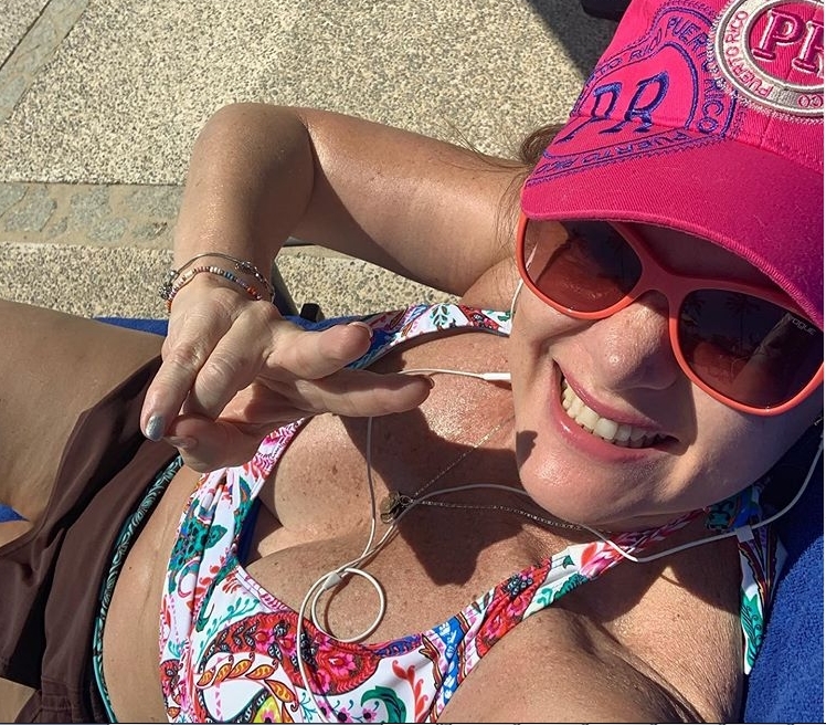 Erika Buenfil sorprende al mostrarse por primera vez en bikini a